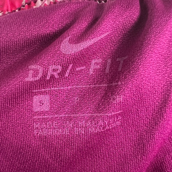 Nike Size Small low cut running style short light weight fabric bright p… - Picture 6 of 6